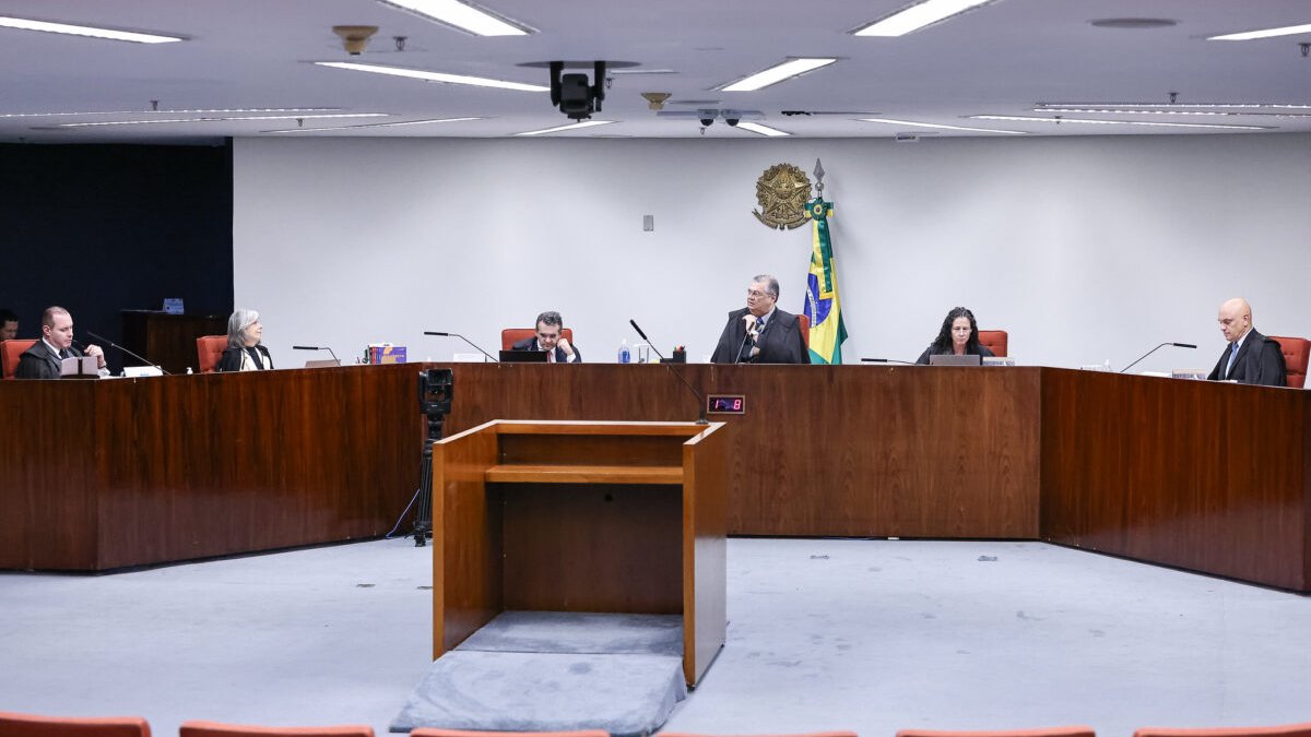 STF_oficial's tweet photo. 📄 1ª Turma do STF julgou 3.973 processos no primeiro semestre de 2026. O presidente do colegiado, ministro Flávio Dino, apresentou o balanço na sessão desta terça-feira (30/6): https://t.co/euYjLEeaY0

#PraTodosVerem: contém descrição da imagem https://t.co/IXcNofXN5Q