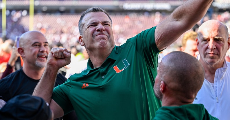 EJHollandOn3's tweet photo. Where Miami stands in the Rivals Industry national team recruiting rankings after landing Rivals300 WR Eli Woodard (FREE) #GoCanes. https://t.co/ZYW4tPwCOn https://t.co/LyMZQDOn3L