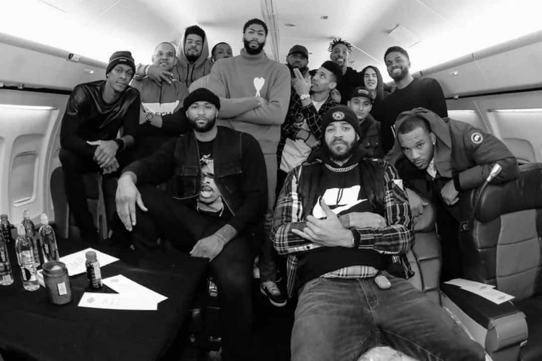 LakersDailyCom's tweet photo. R.I.P. 😢 https://t.co/oJONVHqeeC