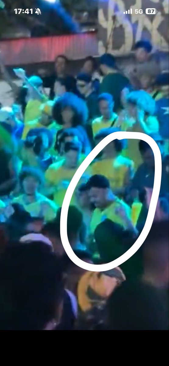 Brunomeloonline's tweet photo. @adriellllle @batekoo Eu de boné preto kkkkk 🗣️🗣️🗣️ amei https://t.co/zuI3AbxQls
