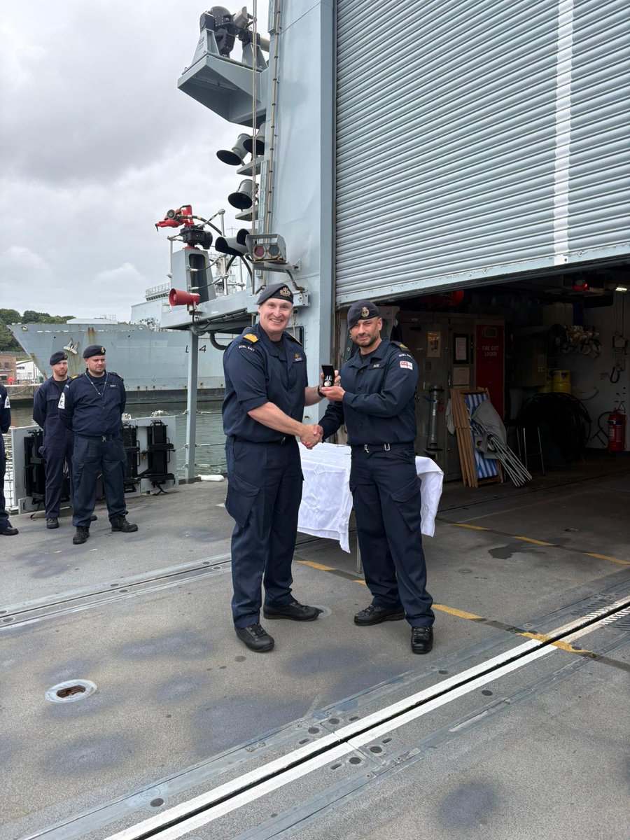 HMSStAlbans's tweet photo. Congratulations to Lt Cdr De La Mare, WO2 Tossell, CPO Rudd and LS(WS) Stevenson, who were presented with their Wider Service Medals by Capt Hucker RN. Special congratulations to Lt Cdr De la Mare on the award of a Bar and to LS(WS) Stevenson on the award of the 1st and 2nd Bars. https://t.co/WjQMNgwdlg