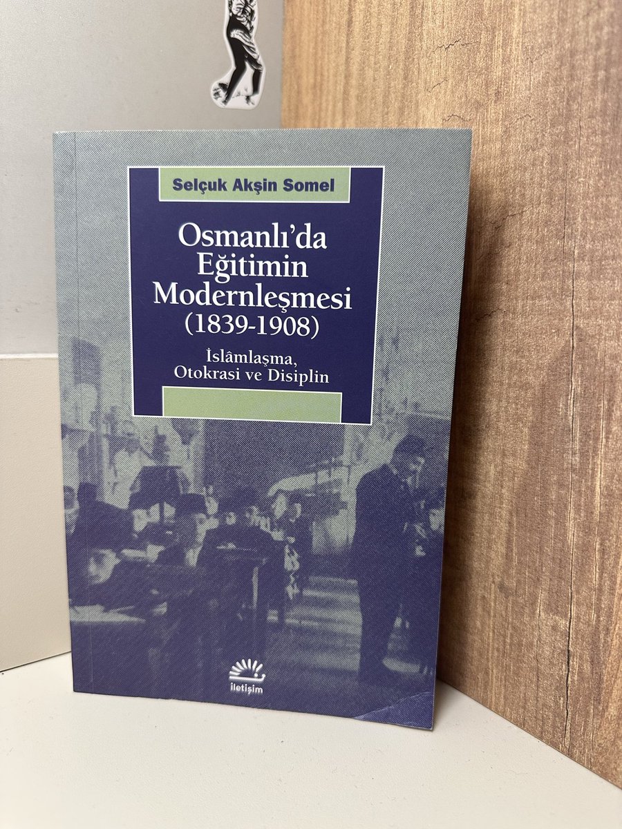 MeydancSamet's tweet photo. Osmanlı modern eğitime neden bu kadar önem verdi ? 
Zira modern devlet ancak ve ancak modern bir tebaa ile mümkündür. İşte bu kitap o geçişi bizlere, tane tane anlatıyor. 
Devletin arada kaldığı meseleler vs. 
Eğitim tarihi için bulunmaz bir nimet bu kitap. 
Tavsiye ederim. https://t.co/jEu8JjaVcO