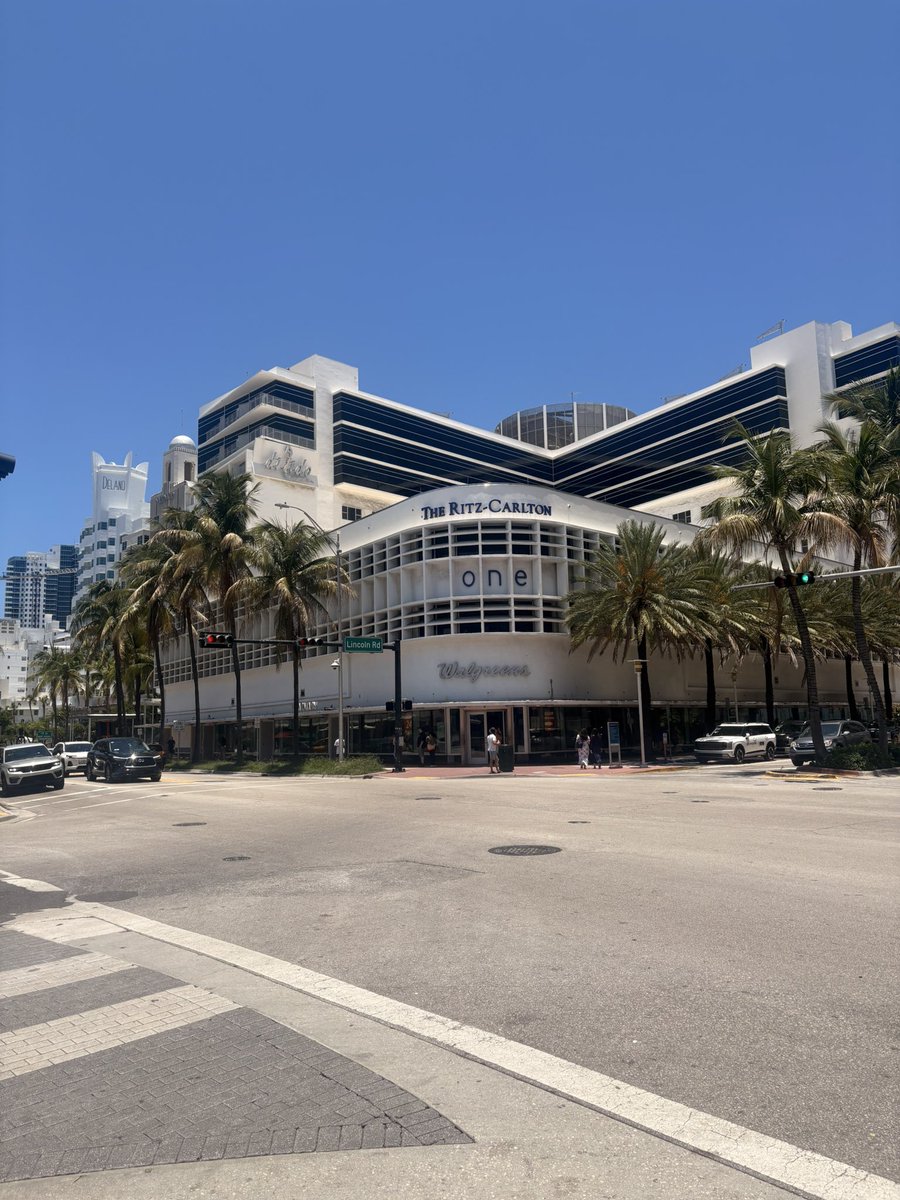 injocemode's tweet photo. i can't wait to gb to miami like omg 😩😩 https://t.co/pq4ufKigVy