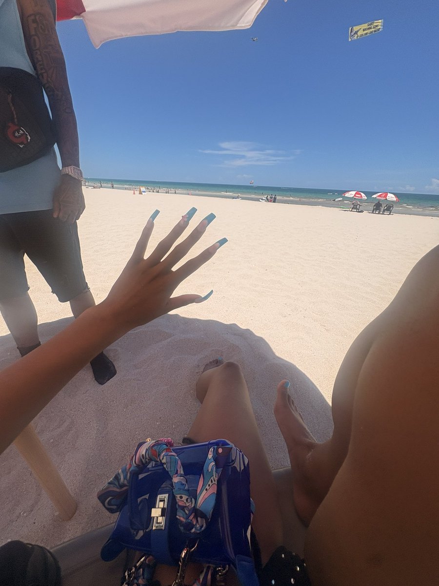 injocemode's tweet photo. i can't wait to gb to miami like omg 😩😩 https://t.co/pq4ufKigVy