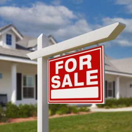 GOP__Ls's tweet photo. 🚨 Trump has announced he will not be supporting the bipartisan housing bill.

He clarified: "I don't want to bring housing prices down. I want to bring housing prices up." https://t.co/B8q5Lb39od