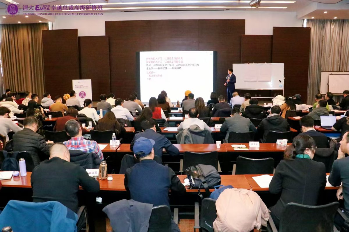 Partlysweets's tweet photo. Just wrapped up an amazing workshop on digital marketing strategy—learned actionable tools to boost audience engagement and connect with industry peers. Grateful for the insights shared today!， https://t.co/E3zUGosfsL