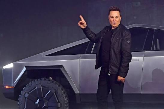 MarsUniversityX's tweet photo. Elon Musk:

"Tesla's focus is autonomous cars, building futuristic autonomous cars. We want the future to look like the future" https://t.co/1fAiK3cfTx