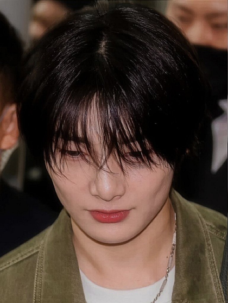 top_ayen's tweet photo. his doll face ♡ https://t.co/zADsDkZPlw