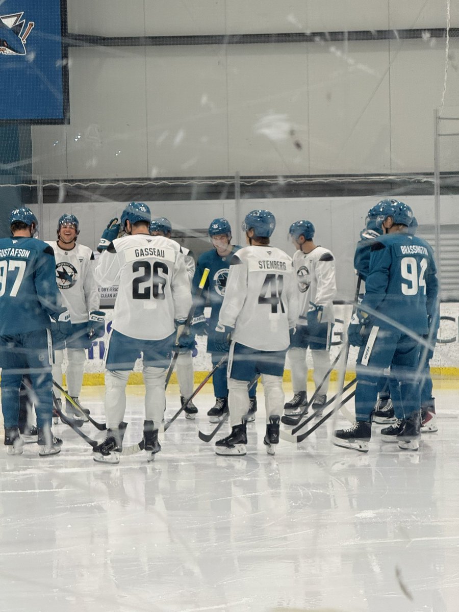 jbshork's tweet photo. Dev camp Day 1 😛 https://t.co/RWJ2GpvQGi