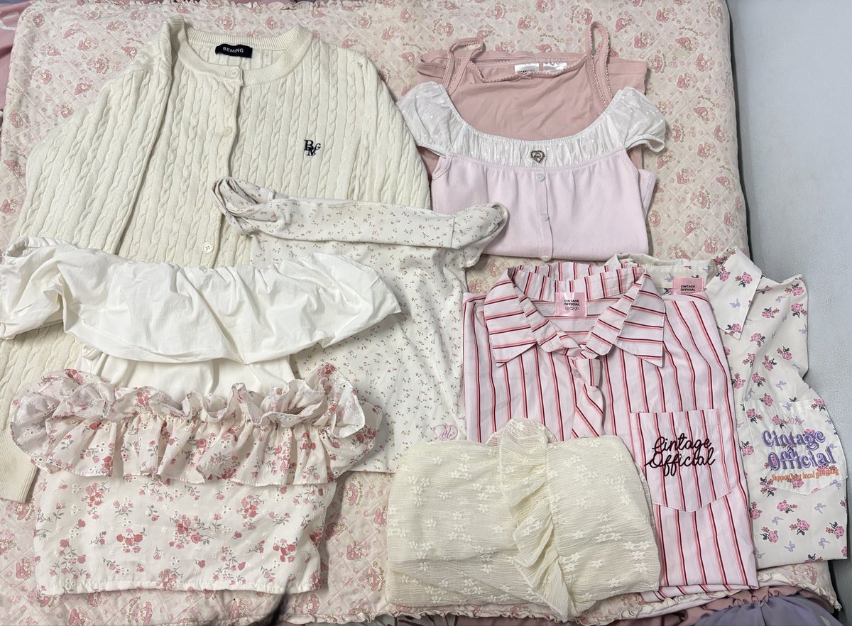 whyyoungpan's tweet photo. Shipping 45 🤎🛵

#ส่งต่อเสื้อผ้ามือสอง #ส่งต่อเสื้อผ้า #ส่งต่อเสื้อผ้าแบรนด์ไอจี #ส่งต่อbeming #ส่งต่อcintage #โล๊ะตู้ #cintageshop #ส่งต่อhm #ส่งต่อlama #ส่งต่อrika #เสื้อผ้ามือ2 https://t.co/vRDUwonwAL