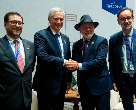 SebastianRochaZ's tweet photo. 🔹Recuerdo cuando el señorito Gabriel Boric no quiso pararse de su asiento para saludar a Javier Milei.

En fin.... la clase no se compra en la farmacia. https://t.co/e1Gc1ODV54