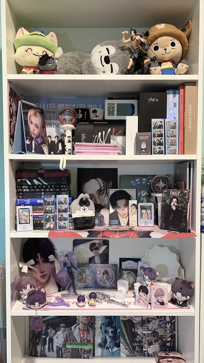kingcb97's tweet photo. Bought a new shelf so updated collection :D https://t.co/9Kb7WFISvt