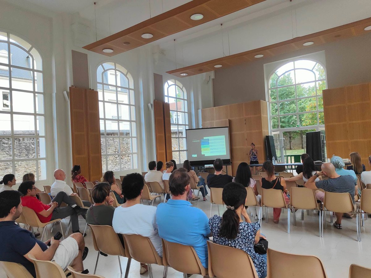oclodong's tweet photo. Réunion avec les professionnels de santé de la Ville de Yerres ce soir. L'occasion de faire le point sur les projets à venir et de parler du dispositif d'accueil des Docteurs Juniors. À Yerres, nous facilitons l’installation des médecins. #Yerres #Essonne #Santé #Médecine #Soin https://t.co/r0PU4vx33L