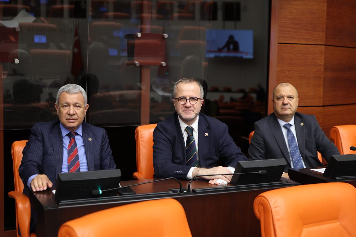 orhanssumer's tweet photo. TBMM Genel Kurulu’nda bugünkü görüşmelerimizi sürdürüyoruz. CHP grubu olarak kademeli emeklilik bekleyenlerin, kamu mühendislerinin, yapı kayıt mağdurlarının, yardımcı hizmetler sınıfının, staj ve çıraklık sigortası mağdurlarının sesini duyurmak için çalışmayı sürdüreceğiz https://t.co/FoBklpcq0g