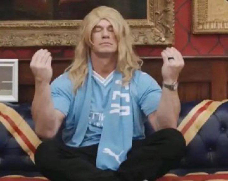 Mercado_Ingles's tweet photo. Cuando John Cena se disfrazó de Erling Haaland en Halloween y ahora Channing Tatum disfrazado de Haaland en el partido de Noruega. 🤖🇳🇴 https://t.co/qKgQaWG8UI
