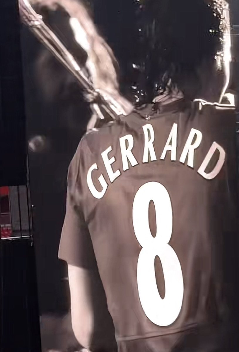 gorebugs's tweet photo. “frank bought me a jersey with my name on it” STOPPPP #mcrliverpool AWWWWWW https://t.co/YOchP0ibLX