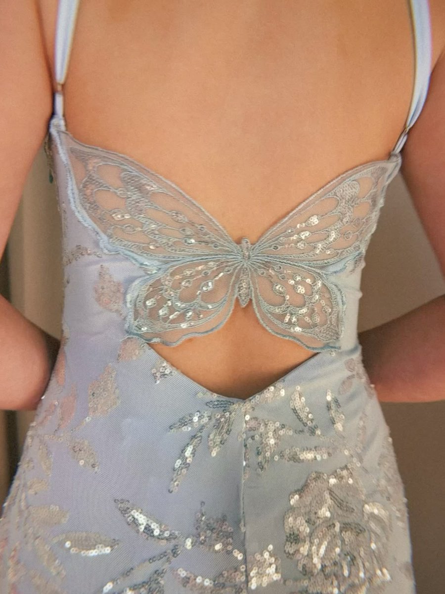insperarise's tweet photo. butterfly back dress with silver sparkle 🦋 https://t.co/g8YDP8WYmX