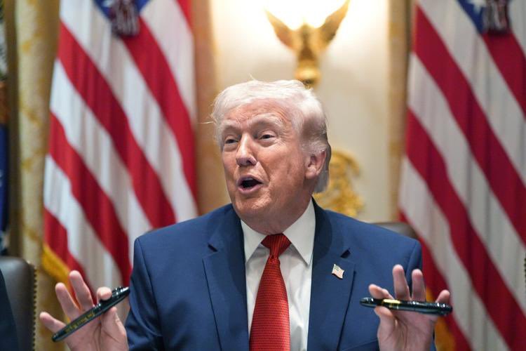 gurgavin's tweet photo. JUST IN: TRUMP MADE $635 MILLION DOLLARS IN ROYALTIES LINKED TO HIS MEME COIN https://t.co/X3oXvQ7wPc