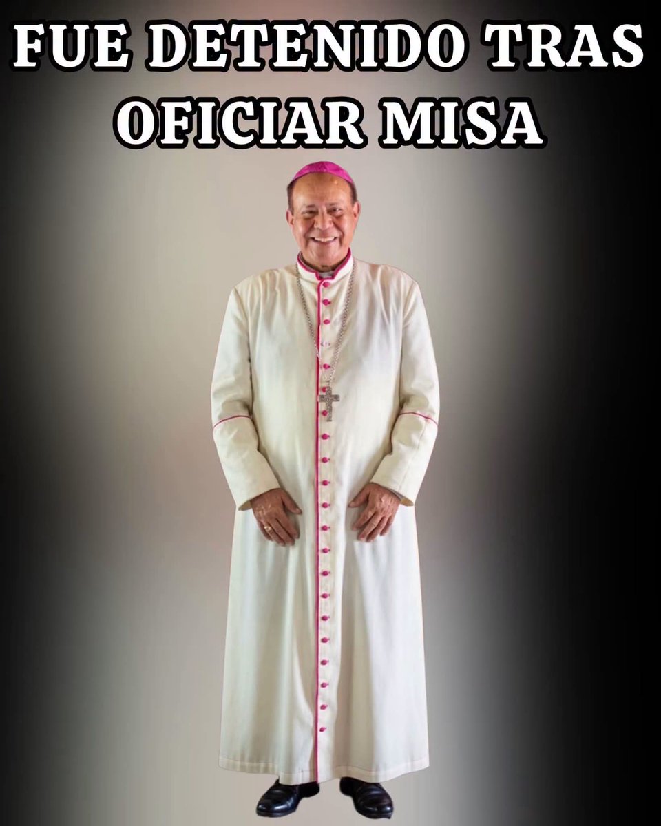 MartaMontoyaVa1's tweet photo. 🚨 NICARAGUA.-La Policía Nacional detiene al Monseñor Juan Abelardo Mata tras oficiar una misa, debido a su postura crítica hacia el gobierno de Nicaragua y por haber rezado por la "Iglesia perseguida" durante la homilía.

El arresto se dio en el contexto de las tensiones sociopolíticas y religiosas que atraviesa el país, siendo esta la razón principal por la que las fuerzas de seguridad del Estado limitan o retienen a los religiosos. Tras permanecer retenido durante algunas horas, el obispo emérito de Estelí (de 80 años de edad) fue trasladado a su casa.

Gobierno de Nicaragua vigila estrictamente los discursos religiosos. Al romper la línea de silencio impuesta a la Iglesia católica en el país, las fuerzas del orden procedieron a su retención temporal y posterior traslado a su vivienda bajo control oficial.

Oremos por la Iglesia Católica y por sus sacerdotes que han sido perseguidos y atacados por el enemigo.
