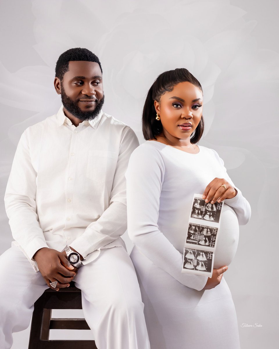 Usmanashafe's tweet photo. Oyindamola Sanni and Jide Awobona just announced that they are expecting a child together 😊❤️ 

Congratulations to them 💐 https://t.co/vIFS7ZCpX6
