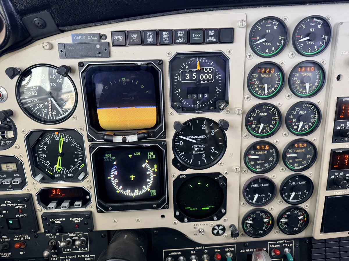 cflupianez's tweet photo. Hoy salió vuelito con el Grandote……
Un Lujo como anda …….
Lo más lindo !!!!!!!
#beechcraftkingair #kingair #beechcraft #kingair200 #pilotview https://t.co/MKyYHTRpRB