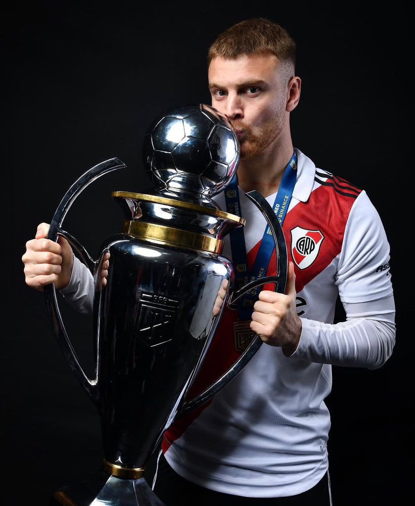 RenzoMPantich's tweet photo. 🚨🇪🇸 Lucas Beltrán ya llegó a la pretemporada de RIVER en Alicante y en las próximas horas será presentando como NUEVO REFUERZO. 

Cerrado. https://t.co/OtwLLluHDu