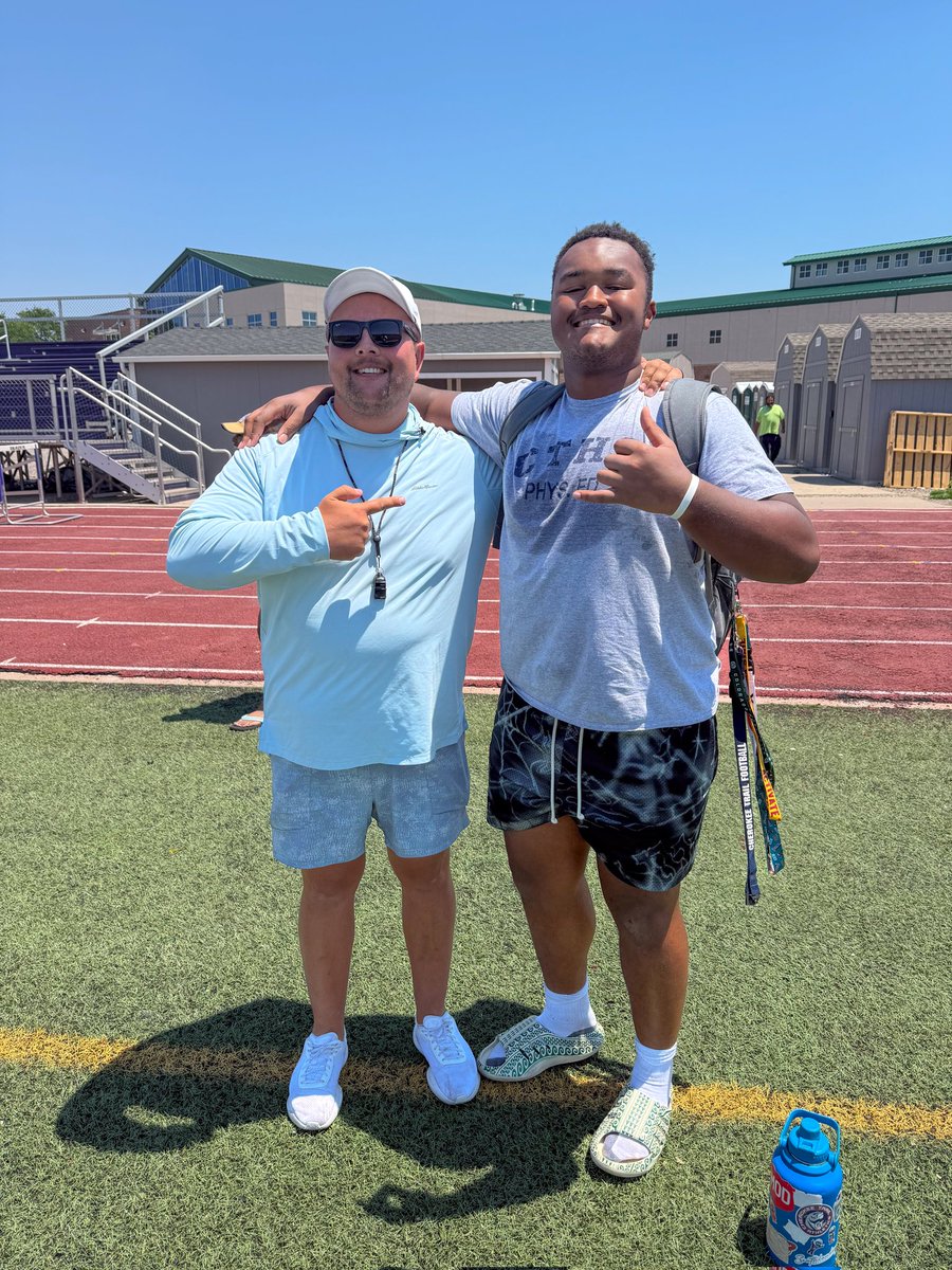 Kanoa_Gillespie's tweet photo. Thank you Coach Adam @ABJenkinsElite for all the time and work you've invested in me. I appreciate everything you've taught me. Thanks for always pushing me to be better. Wishing you all the best in your next chapter!🤙🏾
@MattT8Scouting https://t.co/H9gKO6FHNq