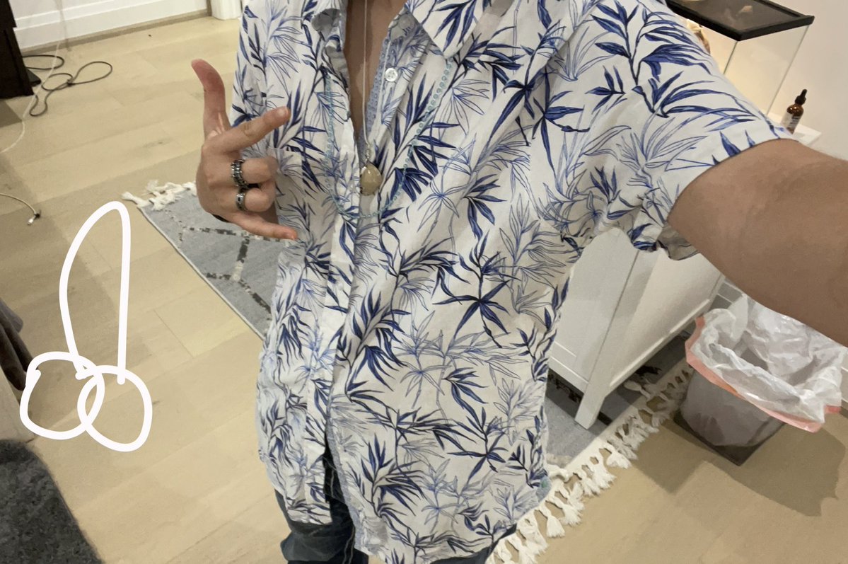 bankpanic's tweet photo. i actually rlly like these kinds of shirts but i also think i jlook dumb should i wesr themcagain for the summer
also you can tell what i like doing witgh my hand https://t.co/tXY2Y87cDh