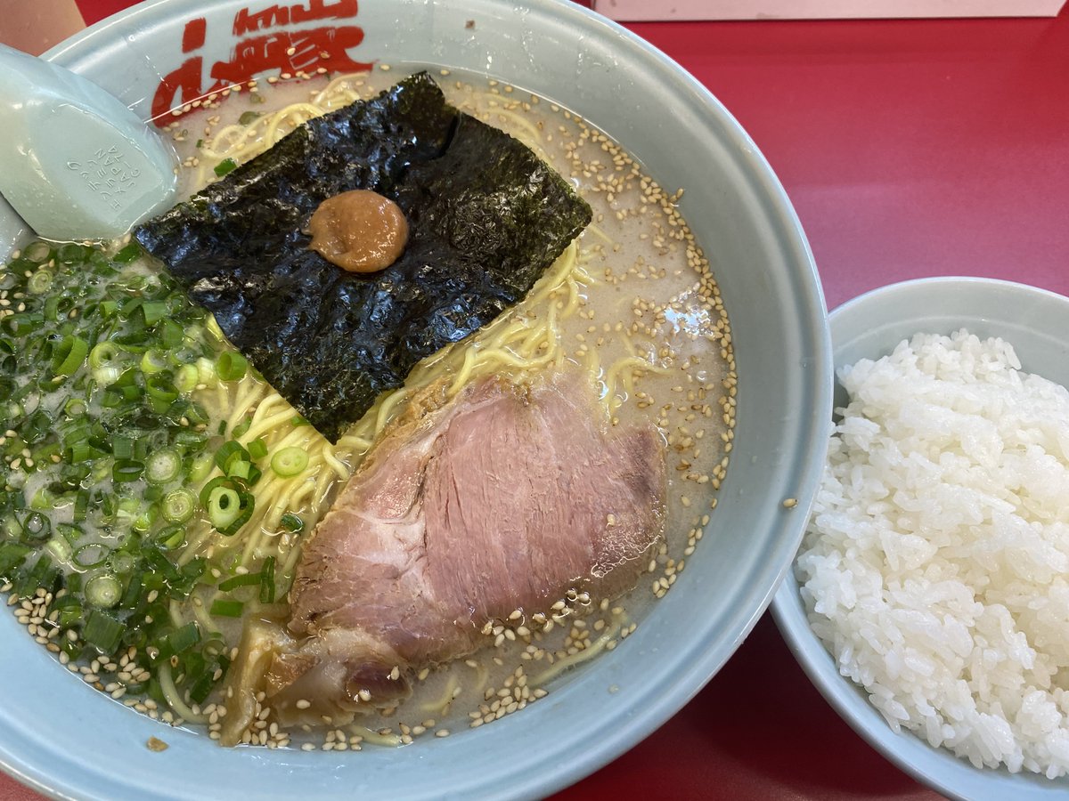 SAISON_SYUKIPI's tweet photo. @FKenzan おはようございます！！
宣言通り、朝ラーを食べに山岡家に来ました！！ https://t.co/5yi54rKvfu