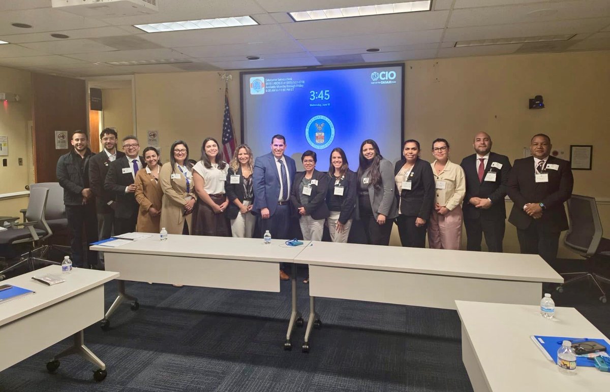 EmbajadaEEUUcl's tweet photo. 🇺🇸🤝🇨🇱 Gabriela Cabellos de @Migracionescl y Dominique Singh de @ilo participaron en el programa #IVLP del @StateDept sobre prevención y mitigación de la trata de personas en EE.UU.

La iniciativa fortaleció el intercambio de buenas prácticas para combatir este delito, reforzar la seguridad fronteriza y mejorar la protección de las víctimas mediante la cooperación internacional.

#SeguridadRegional #JuntosContraElCrimen