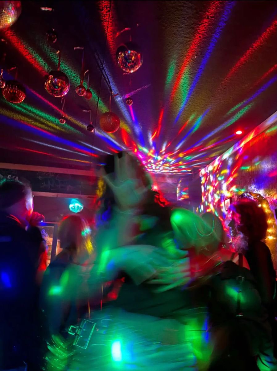 dfndertmwr's tweet photo. Everyone calls me JT or DFNDER  ࣪𖤐.ᐟ
:｡･:*:･ﾟ’★,｡･:*:･ﾟ’☆
Professional Club hopper 
🪩🫧🍸🥂🫧✧˖°

~Here for a good time not a long time, so don’t get in my way~

Always on the hunt for new tracks. 
🎧🎛️🔊🎶🌃
Modern Rave/Club AU

Viktor: @DJZAUNBYTE https://t.co/K7iG7JvWKa