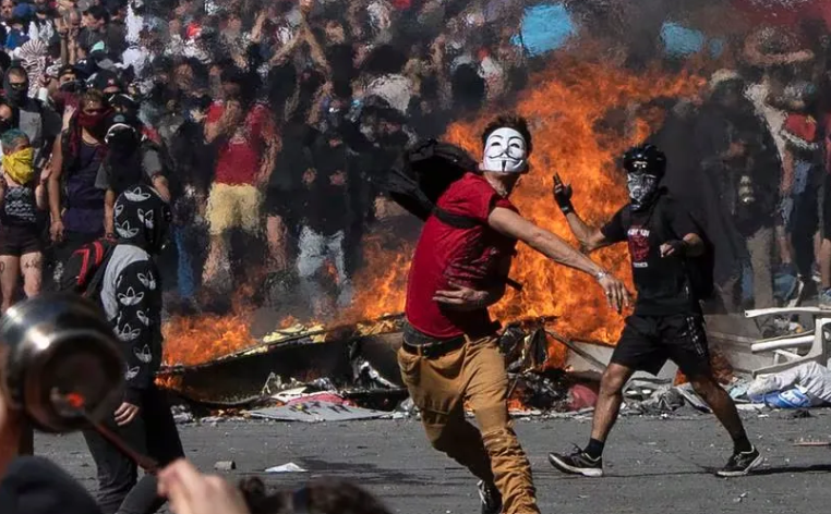 LR_VisualStudio's tweet photo. @warenaconclotia "Este gobierno provoca desempleo, precarizacion laboral...." https://t.co/yY8UHcNOKF