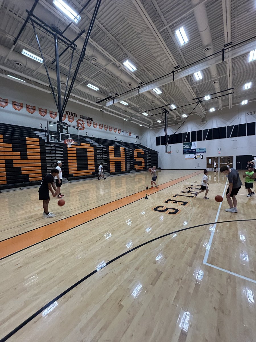 NOBoysBball's tweet photo. Great last day of combined basketball and football camp! Kids got a lot better at both! @NOFBpersist https://t.co/DRRlJU7SFm