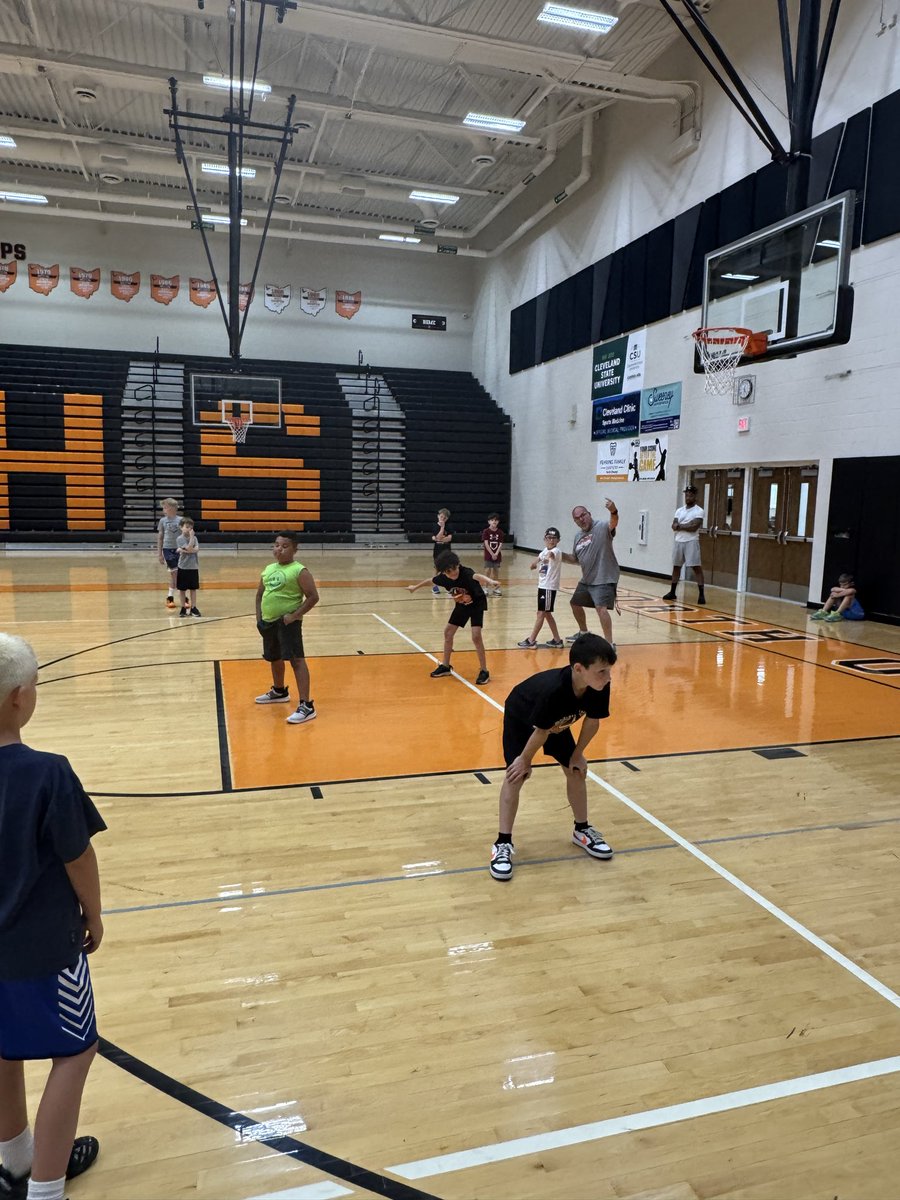 NOBoysBball's tweet photo. Great last day of combined basketball and football camp! Kids got a lot better at both! @NOFBpersist https://t.co/DRRlJU7SFm