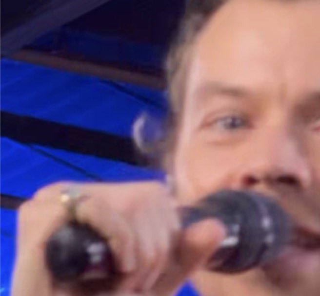lara °❀ HARRY DAY tweet media
