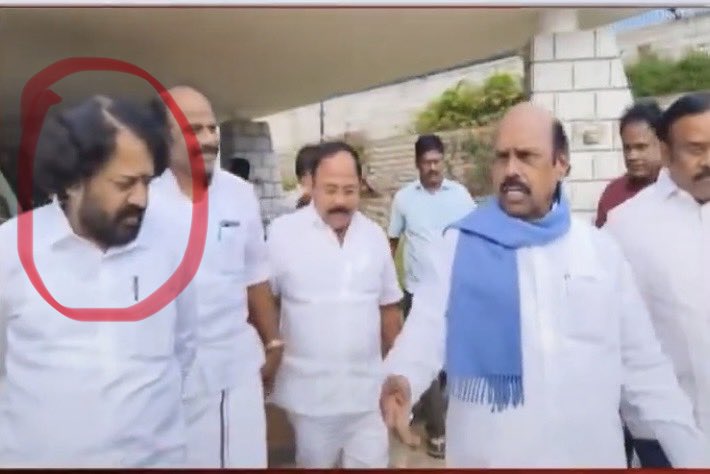 Diwiya87's tweet photo. @SavukkuOfficial who’s this person who accompanies EV Velu. He is seen with him in almost every outing. In fact the moment he steps out he is there https://t.co/3D744bh2G4