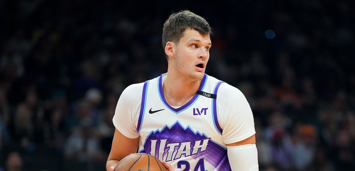 camisa_23's tweet photo. 🚨 AGORA:

Walker Kessler acaba de desembarcar em Los Angeles pra sua reunião com os Lakers! 👀💛💜 https://t.co/f5WdBQ3geO