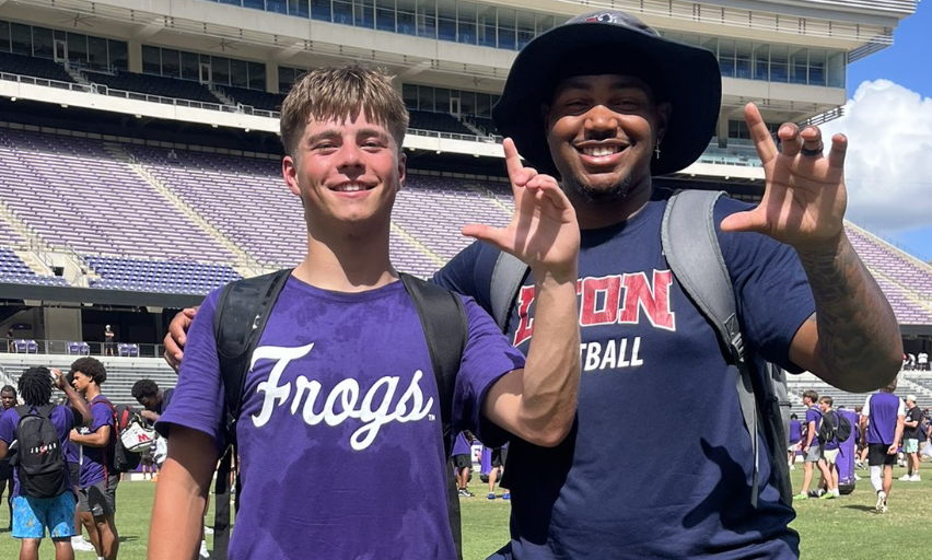 sixstarfootball's tweet photo. EVENT COVERAGE | Several ATH prospects make noise at TCU Prospect Camp

☆ Six Star Football takes a look at several rising prospects who impressed 🔥
📖 Full recap + scouting reports now live!

STORY ▶️ https://t.co/SIyZeI2BNA 

@Bekam_Espi @Tommy4664114885 @Cantguardme_8 @KeymoneyH2029 @LoganHusbands @jujujohnsonnnn @cayden_sports @Ju2shifty2 @brady_ladner8 @Tkmartin29 @McNealTayvin11 @MimsEric3 @Jermire_Roberts