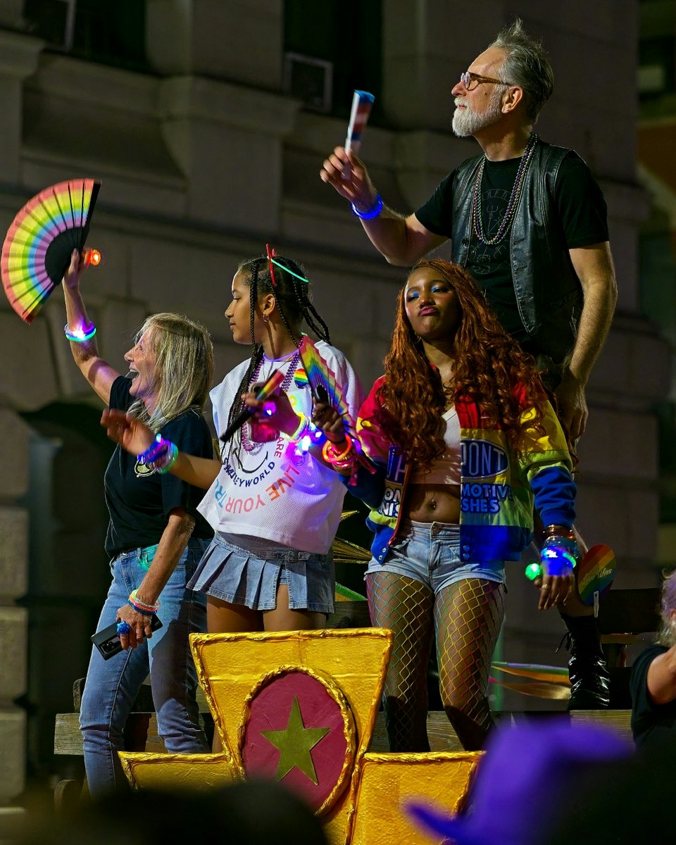 ProvPacRI's tweet photo. Bravo, Providence! 🌈 🌟

It was an honor to celebrate our Queer community at the 50th Rhode Island Pride, where local artistry and performance were alive as ever!

📸 Ryan Welch, Kristen Beres, Paul Martin, Leo Selvaggio, Sophia Menoche

 #Pride #PrideRI #PPAC https://t.co/5Q2VcePa88