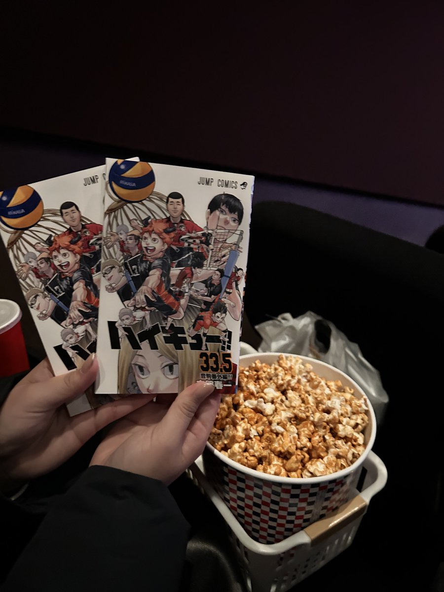 miochiro_'s tweet photo. たまにキュ活する子とゴ決観にいったの
開封しまくって遊んだな~
終わらないで欲しい…来年映画みる心の準備
今度オンザコート行くのも楽しみ✦.* https://t.co/NS75b6RW7s
