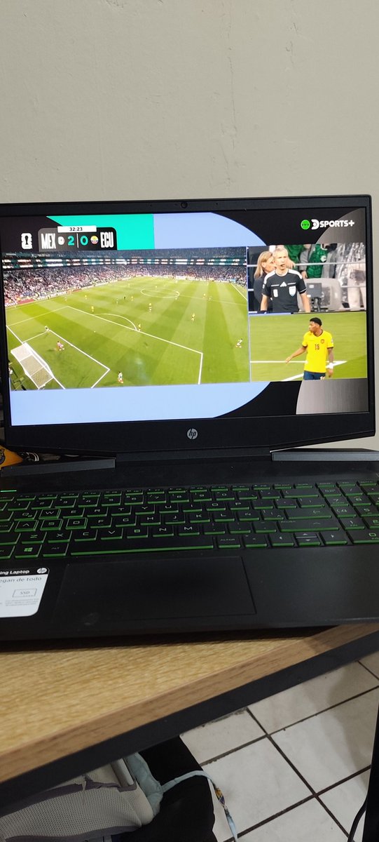 Fer7Campos's tweet photo. Baileeeee #fifa https://t.co/n3qzg8fNMB