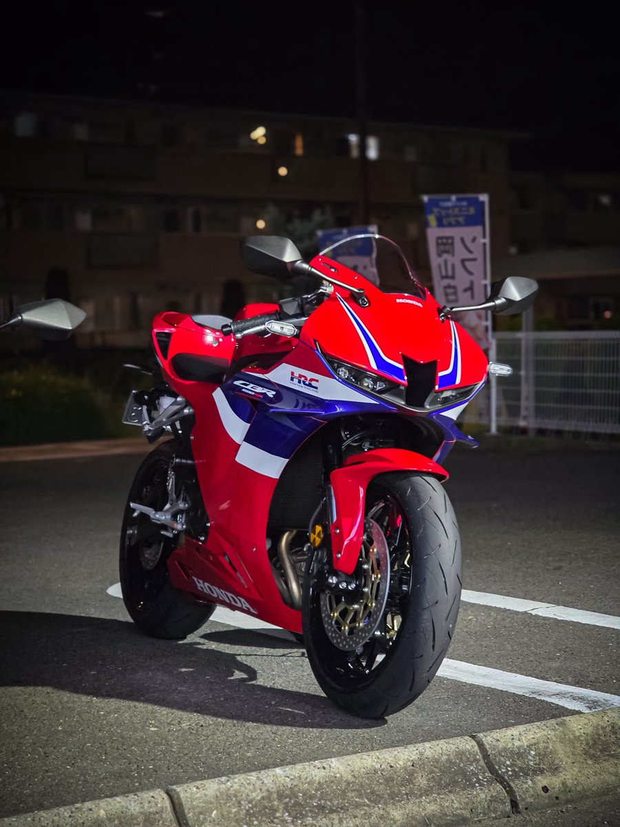Msmncmx250's tweet photo. CBR600RR （8BL-PC40/2024）
納車されました。大事に大事に乗っていきます。 https://t.co/7NX7TMLj3S
