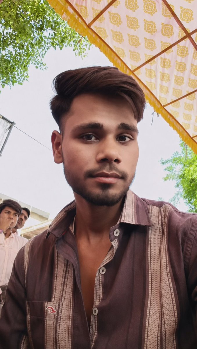 AnilKumar38763's tweet photo. छोटे भाई KUMAR SINGH एवं प्रिय भतीजे AJEET SINGH को 4th Grade पद पर अंतिम चयन होने पर हार्दिक बधाई।
आप दोनों का यह शानदार चयन पूरे परिवार के लिए गर्व और खुशी का क्षण है।
ईश्वर आपको सदैव सफलता, सम्मान और उज्ज्वल भविष्य प्रदान करें। 🌹🥰☺️ https://t.co/hI9k0bbvkD
