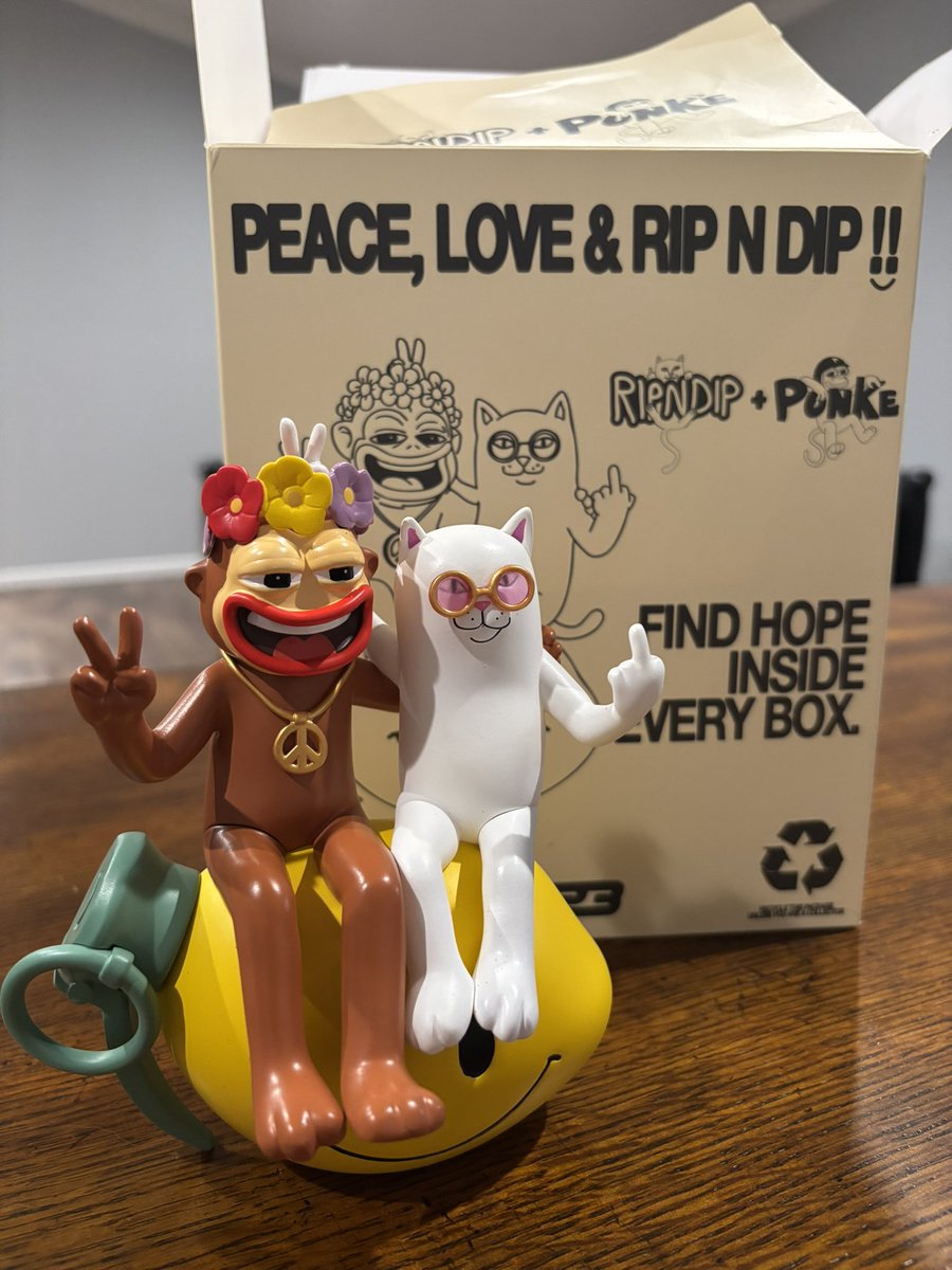 QuigleyNFT's tweet photo. look what I got in the mail today 👀

@ponkehq @RIPNDIP https://t.co/PqaCA7HV68