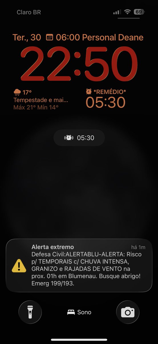 Agda6's tweet photo. Que puta susto com esse alerta extremo! https://t.co/G5Tz0nUsmU