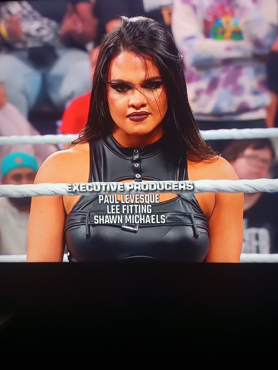 Alewt12's tweet photo. OMG OMG OMG OMG😱

I wasn't expecting this at all😯

But I was really looking forward to seeing her on TV, so welcome👏🏻👏🏻👏🏻

#wwe #wwenxt #wrestling https://t.co/R3cMCAuj9d