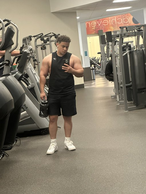 FalseXV's tweet photo. Failed &amp; deformed body builder @apathycreates_ 
has been pronounced dead as of June 30th, according to insider sources from popular content crew DMG Alliance.  Sources claim cause of death was protein poisoning &amp; protein shake overdose. Black market steroids were found as well. https://t.co/BxBJmuWQtk