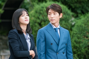 navicon_kandora's tweet photo. イ・ジュンギ主演！「無法弁護士～最高のパートナー」第13-最終回あらすじ：望みは正義か復讐か～最後の切り札-予告動画｜WOWOW
第13話から最終回まで一挙紹介📺18年前の事件の真実が明らかに…正義か復讐か、サンピルとジェイの最後の闘いから目が離せない🔥
詳細は👇 https://t.co/4IP9H7z71n