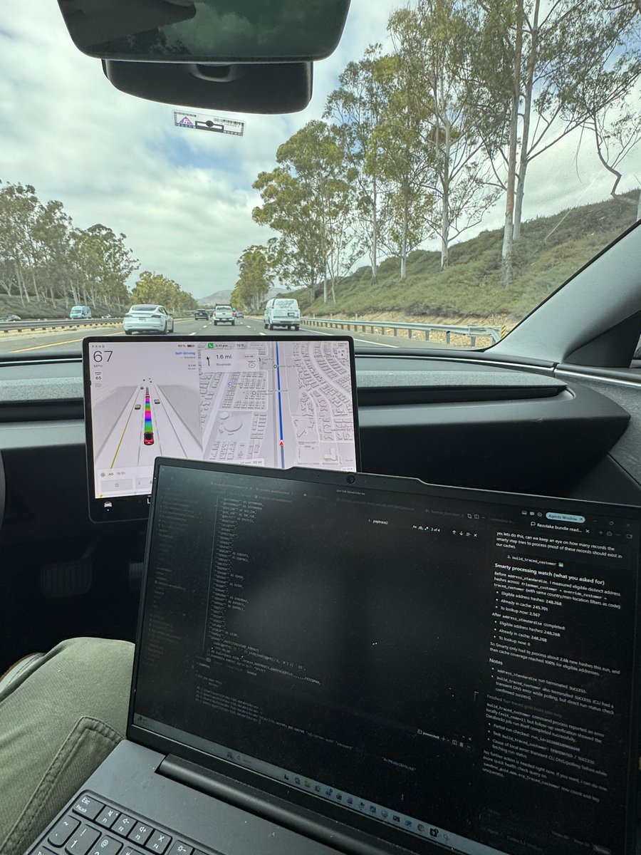 cann0l1's tweet photo. 2026: Vibe coded a new feature in our analytics portal while on my way to the casino…

#iamsocool https://t.co/cjwkiNfI3b