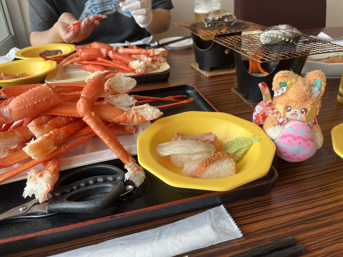 ochima_chan's tweet photo. 「好きなものしか食べないぞ！！！！！」という強い意志を感じるバイキング https://t.co/KuBaaOilrF